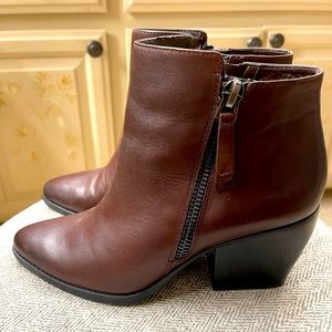Naturalizer dark brown low heel boot
